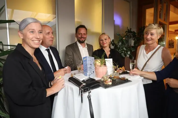 ... das „Helfen“ im Mittelpunkt stand.