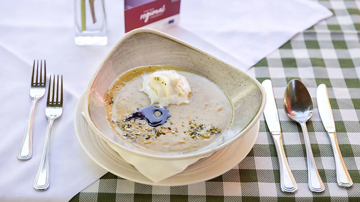 Ein wahrer herbstlicher Hochgenuss: Die Kürbiscremesuppe nach dem Rezept von Peter Niggas