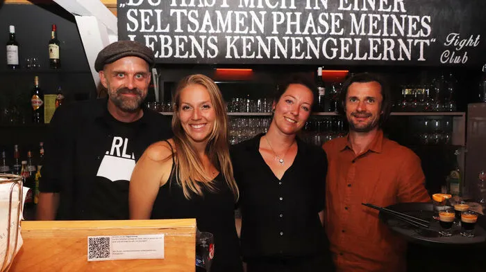 Das Freiluft Café-Lounge Jost-Team freute sich über ein sehr schönen Livemusik-Abend und über zahlreiche Gäste.