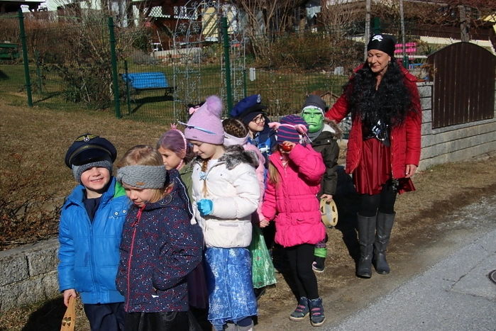 Klicken Sie sich durch die Bilder. 