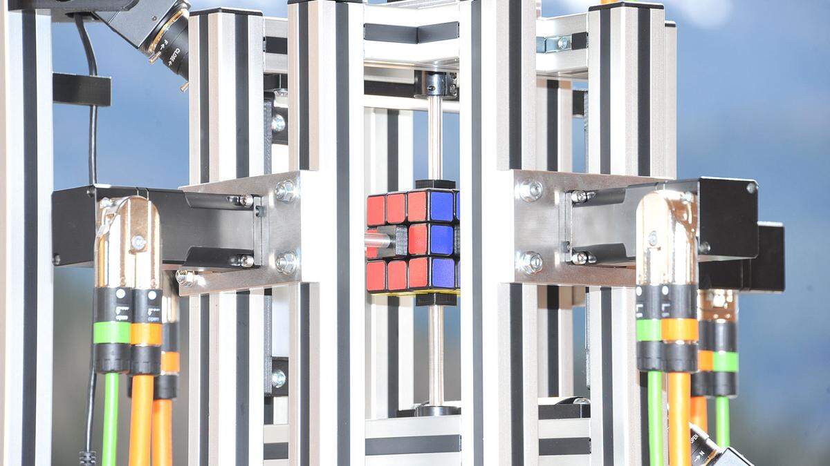 Weltrekordverdächtig: der „Rubik’s Cube Solver“