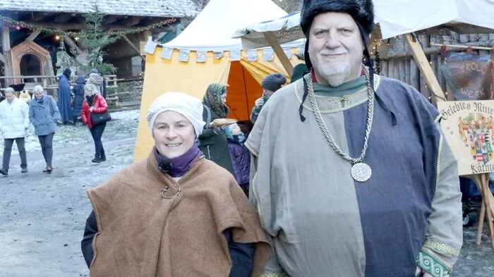 Der Verein „Mittelalterliches Friesach" lud unter Obmann Erich Kejzar und Stellvertreterin Silvia Reibnegger (Foto) am Samstag und Sonntag zum „Mittelalterlichen Weihnachtsmarkt" auf die Burgbaustelle zu Friesach. 