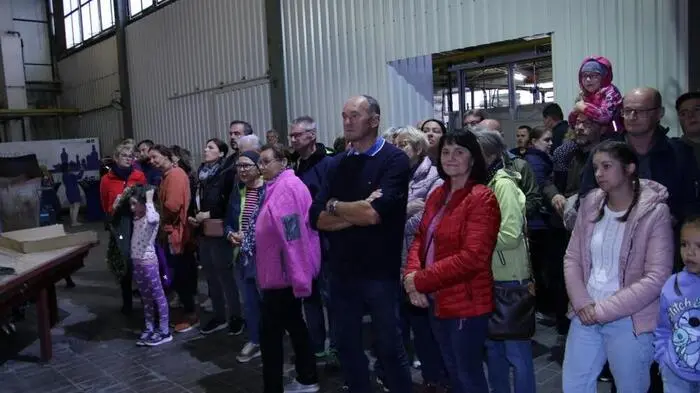 Veranstaltet von der Glasfabriks- und Stadtkapelle Bärnbach, der Stadtgemeinde Bärnbach und der Firma Stoelzle Oberglas waren zahlreiche Besucher der Einladung gefolgt. 