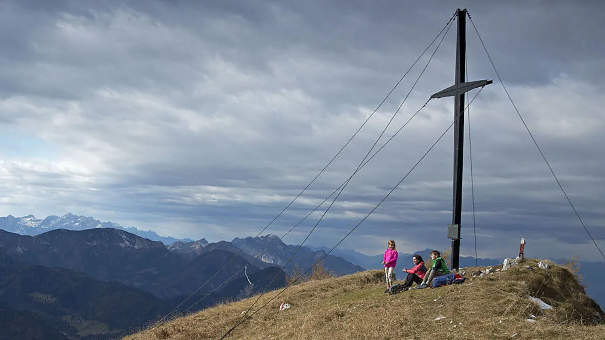 Gipfeltour mit Ausblick ins Klagenfurter Becken und auf die imposanten Gipfel der Karawanken