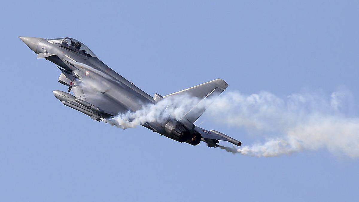 Die Eurofighter fliegen derzeit spektakuläre Manöver