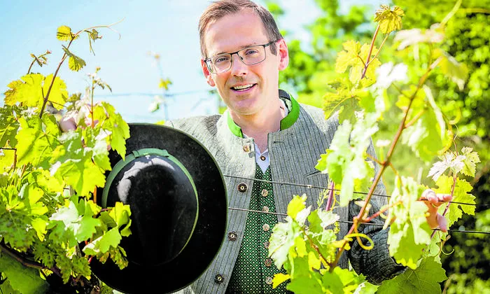 „Wenn Tradition auf Vielfalt trifft, dann geht es auf die Roas. Ich freue mich auf eine genussvolle Wanderung.“ Dr. Oliver Kröpfl,  Vorstandsmitglied Steiermärkische Sparkasse