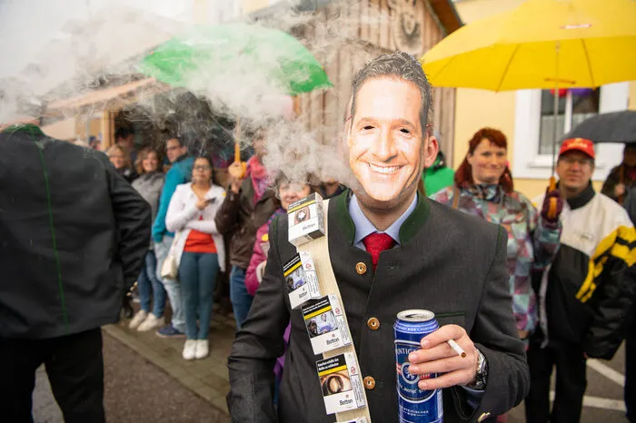 Heinz-Christian Strache als Symbol für die Raucherlobby