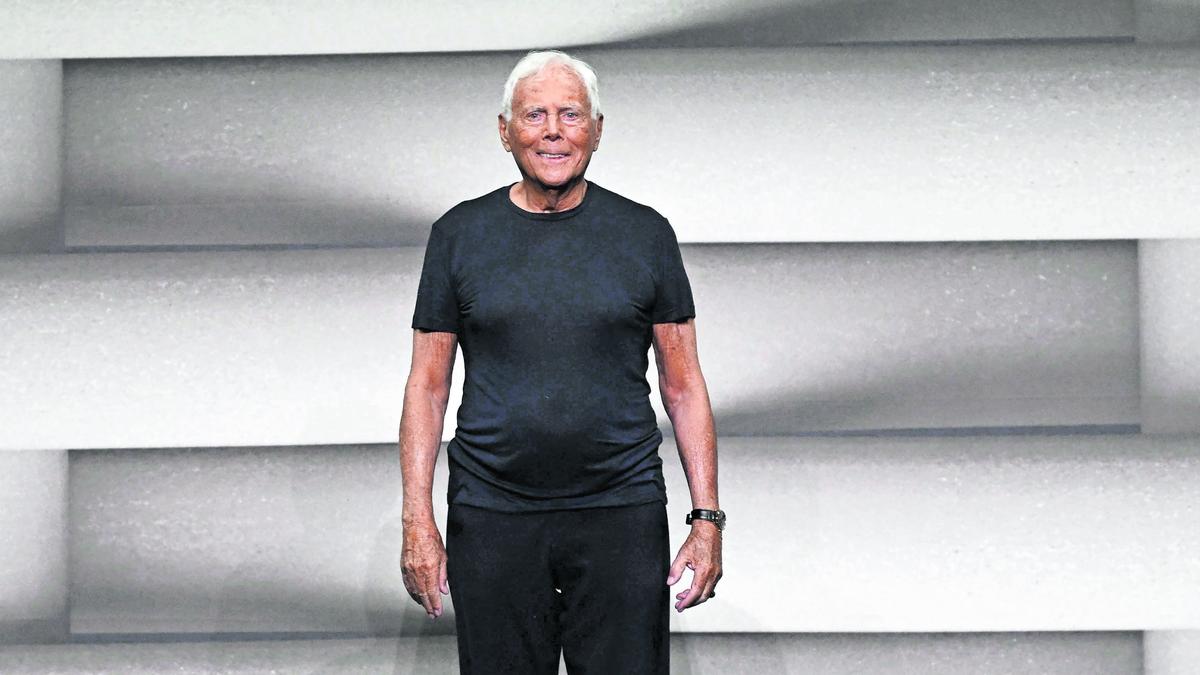 Giorgio Armani hält die Zügel noch immer in der Hand