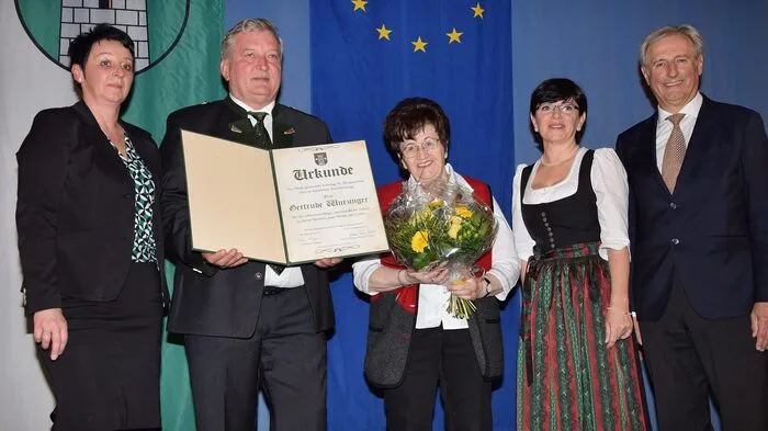 Die Marktgemeinde Lebring-St. Margarethen, die sich eines steten Wirtschaftswachstums erfreut, ist besonders stolz auf ihre Wirtinnen. Das brachte Bürgermeister Franz Labugger auf seinem Neujahrsempfang im Mehrzwecksaal mit herzlichen Ehrungen zum Ausdruck.