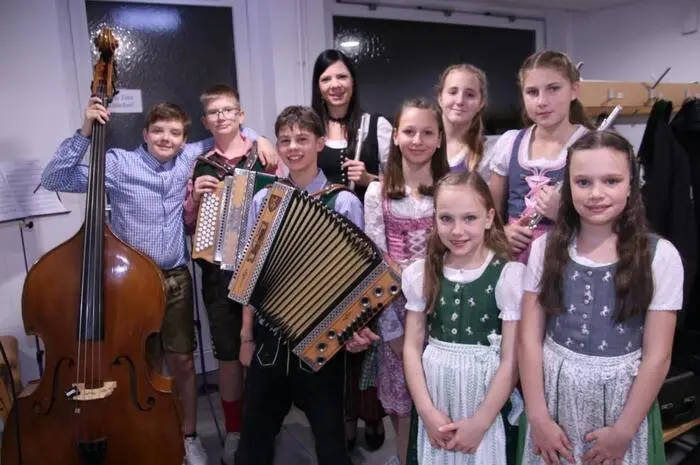 Als musikalische Gäste wirkten die Musikschulensembles der Musikschule Bärnbach, Zweigstelle Kainach sowie der Musikschule Mooskirchen mit.
