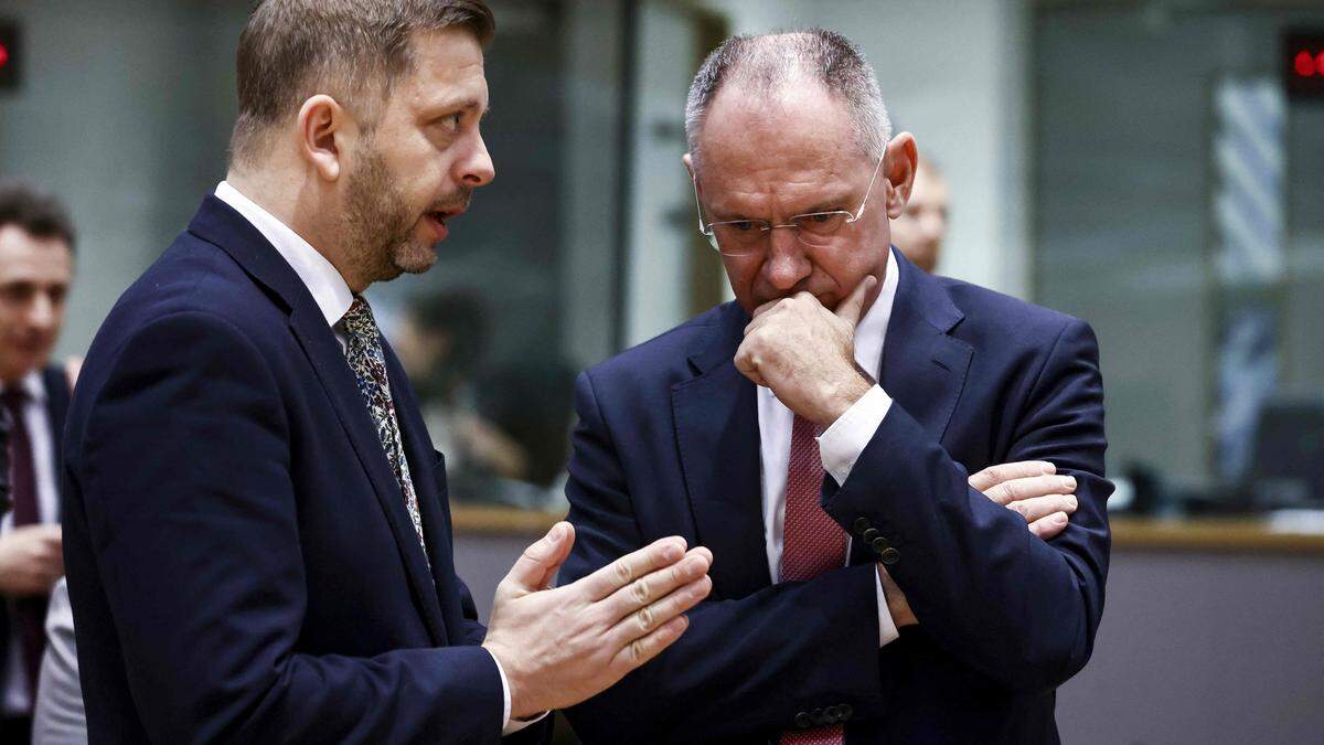 Der tschechische Innenminister Vit Rakusan im Gespräch mit seinem Amtskollegen Gerhard Karner  am Donnerstag in Brüssel 