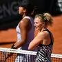 Katerina Siniakova (rechts) besiegte Naomi Osaka