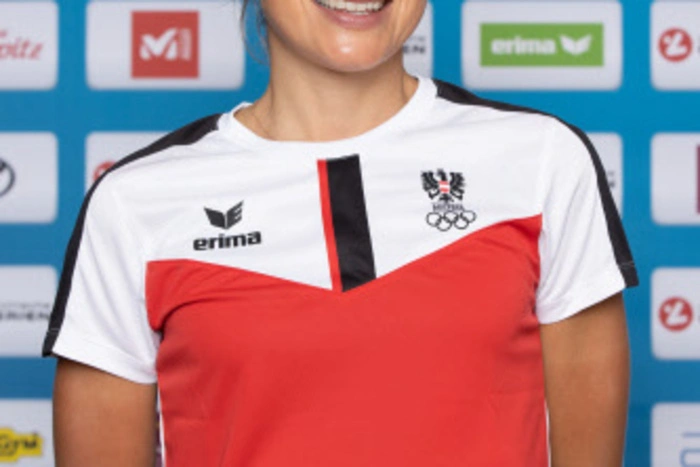 Kategorie: Sport Lisa Perterer, Villacher Triathletin,betrat in Tokio zwar kein Olympia-Neuland, belegte aber den starken 27. Rang. Bereits 2012 und 2016 qualifizierte sie sich für Olympia.