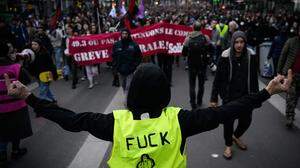 Die Franzosen machen ihrem Ärger Luft. Ein Ende der Proteste ist nicht in Sicht.