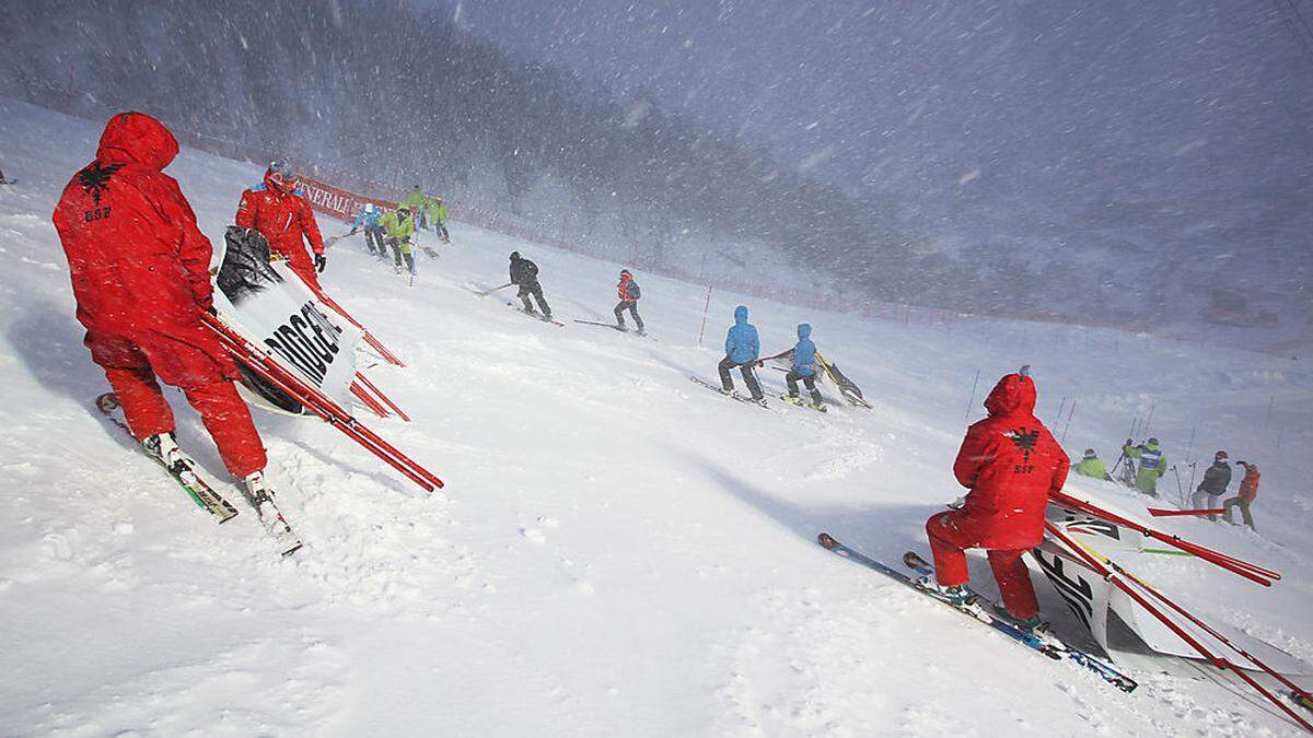 Viel wurde gearbeitet, letztlich musste der Herren Slalom in Val d'Isere aber dennoch abgesagt werden