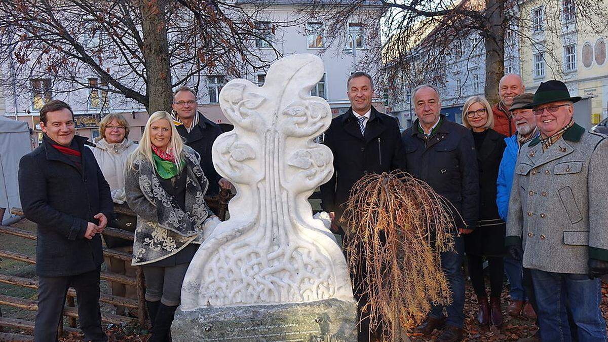 Skulptur von Rudolf Hirt wurde am 7. Dezember enthüllt