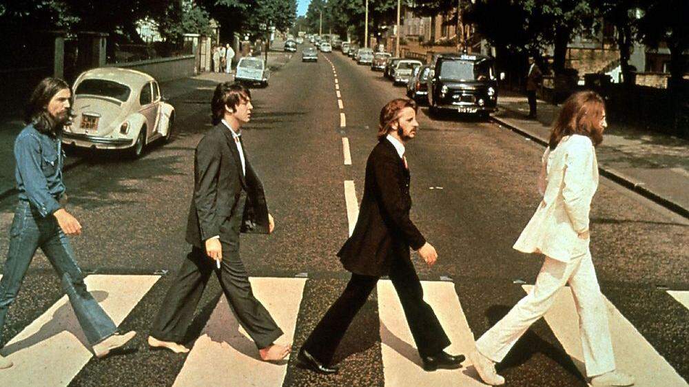 Die Beatles auf dem berühmten &quot;Abbey Road&quot;-Zebrastreifen