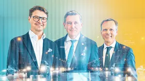 Im Gespräch: Wilfried Weitgasser (Porsche-Austria-GF), Peter Hanke (Verkehrsminister), Markus Wildeis (CEO Stellantis Österreich)