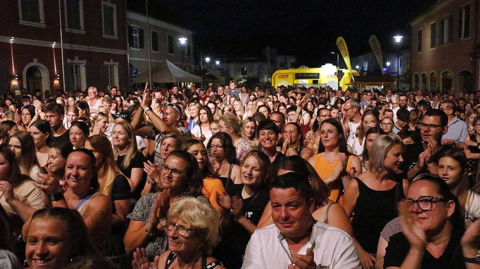 1.000 Konzertbesucher erlebten ein stimmgewaltiges Open-Air..