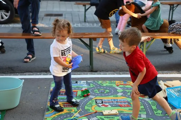 Nicht nur für erwachsene Gäste wurde das Bummeln durch die Innenstadt zum Erlebnis, auch Kinder hatten viel Spaß, etwa beim Kinderschminken oder bei verschiedenen Spielen