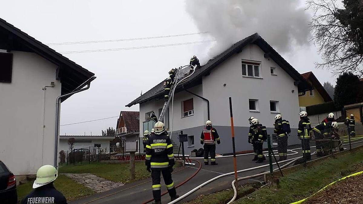 Sieben Feuerwehren sind im Moment im Einsatz