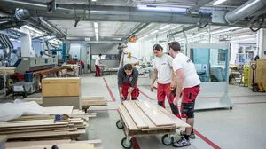 Hell, offen und freundlich: die neue Tischlerei-Werkshalle