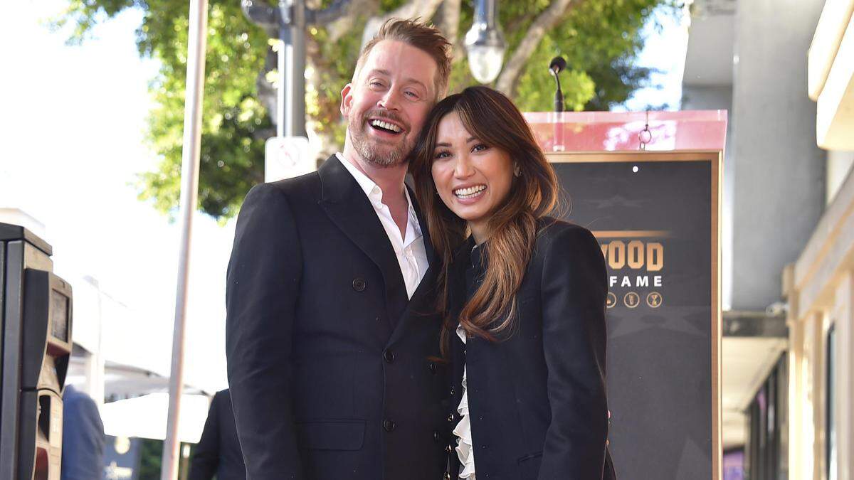 Macaulay Culkin und Freundin Brenda Song bei der Enthüllung des Hollywoodsterns am „Walk of Fame“