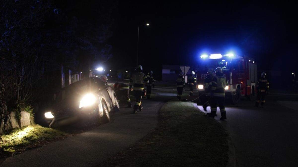 Ein Lenker war mit seinem Auto von der Straße abgekommen