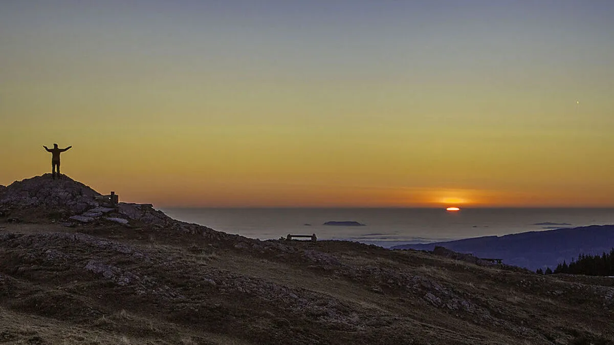 So schön sehen Sonnenaufgänge vom Gipfel aus aus.