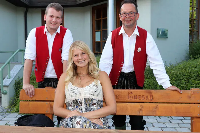 Auch Schlagersängerin Melanie Payer (Bild Mitte) war auch bei der Blasmusikveranstaltung in Gnesau.