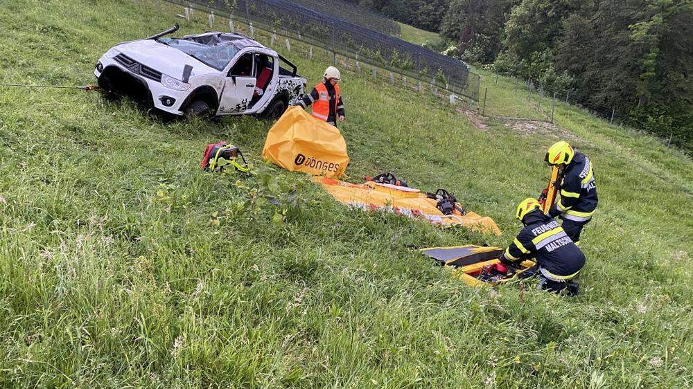 Der Wagen stürzte am Karnerberg in Leutschach über die steile Böschung