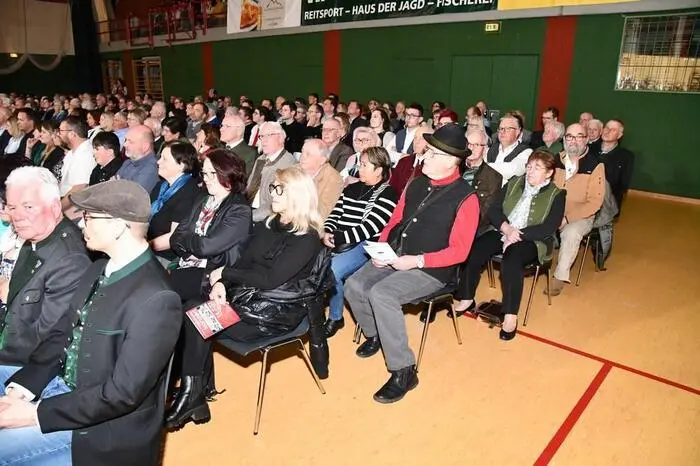 Das Jugendblasorchester unter Jürgen Brunner hatte auch einen großen Auftritt, der ebenfalls viel Applaus erntete.