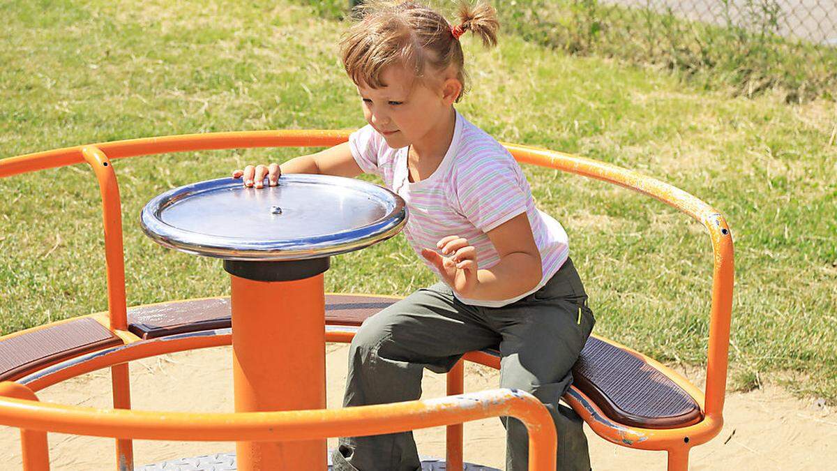 Kinder von sechs bis zwölf Jahren können nun in den Sommerferien Spielplätze in Leoben testen (Sujet)