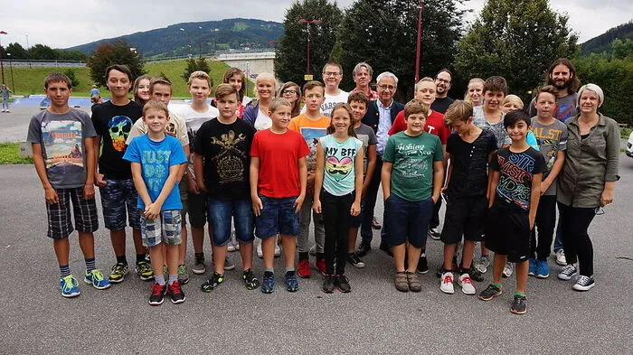 Auch Bürgermeister Hans-Peter Schlagholz besuchte die Schüler