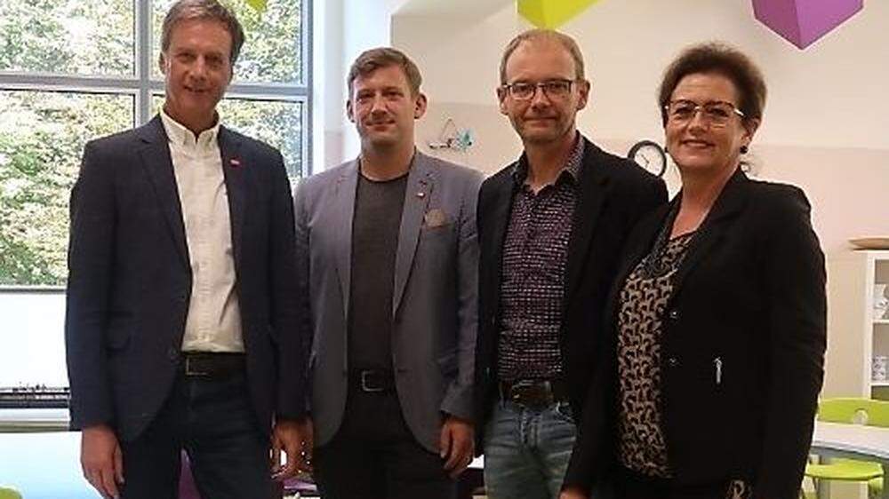 Bürgermeister Fritz Kratzer, Philip Hiden, Thomas Feichtenhofer und Monika Vukelic-Auer
