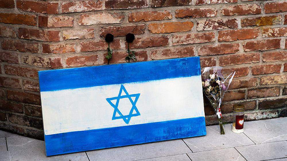 Im Sommer 2020 wurde die Grazer Synagoge und der Präsident der Jüdischen Gemeinde Elie Rosen von einem mutmaßlichen Antisemiten angegriffen