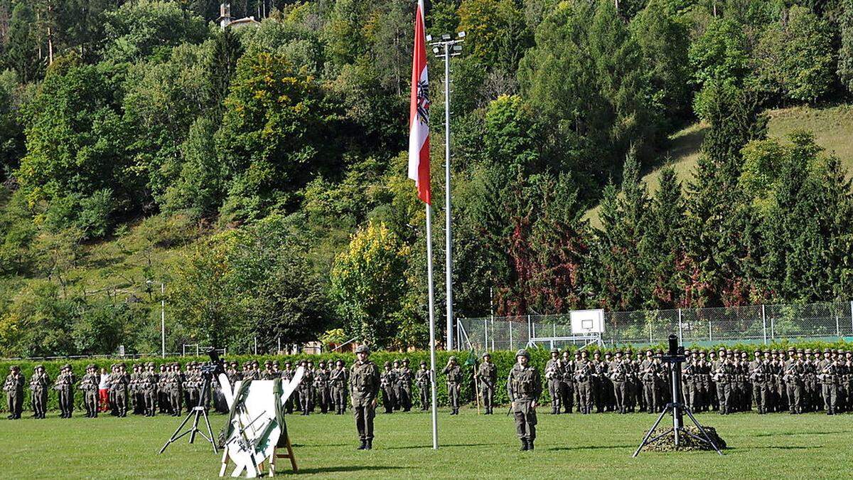 148 Rekruten der Garnisonen St. Johann in Tirol und Lienz sprachen ihr Treuegelöbnis