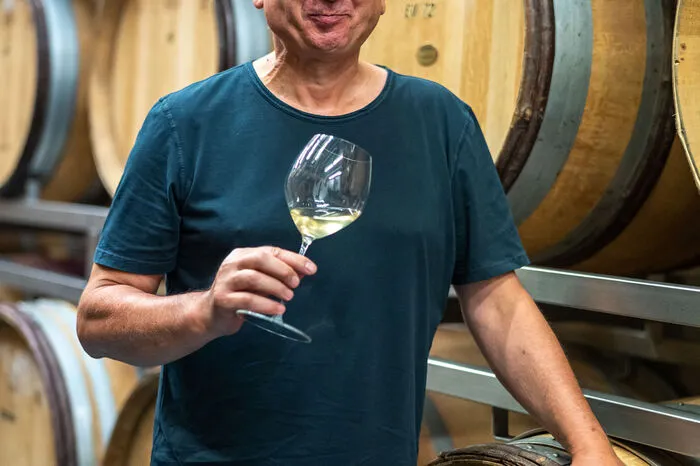Der Kellermeister und Geschäftsführer Danilo Flakus ist ein Spezialist für Riesling, Sauvignons, Grauburgunder, Pinot Noir und natürlich Šipon