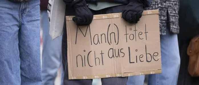 „Man(n) tötet nicht aus Liebe“-Plakat