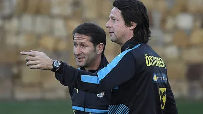 Peter Schöttel (rechts) ist mit Teamchef Franco Foda zufrieden
