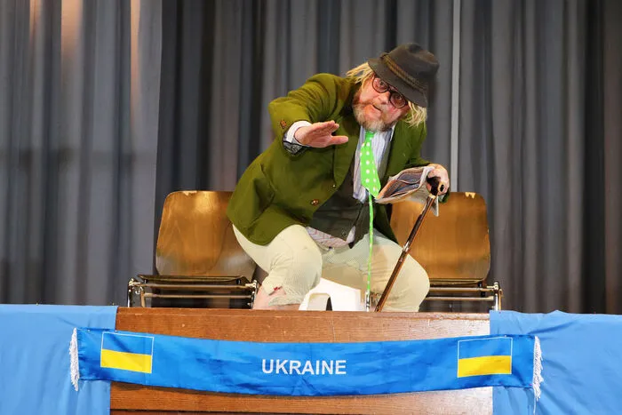 Der "Althofner Tschentsche" Willi Wurzer trug mit seinen coolen Sprüchen zur guten Stimmung im Kultursaal bei.