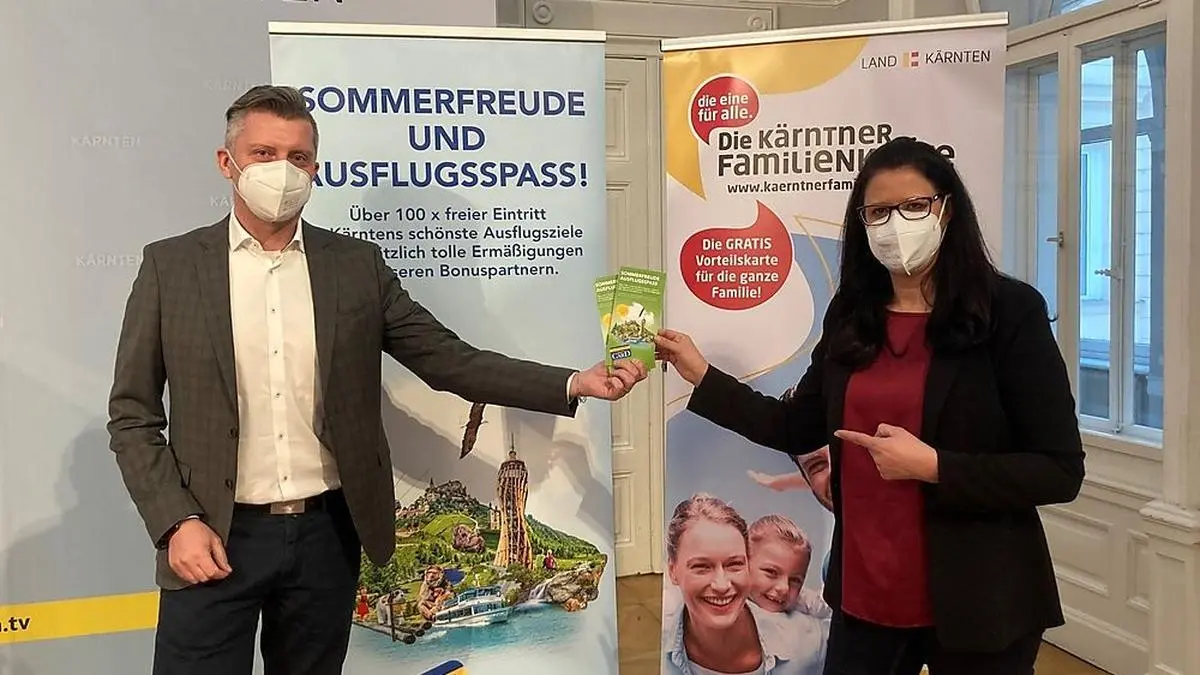 Anton Fasching, Geschäftsführer der IG Kärnten Card, und Landesrätin Sara Schaar