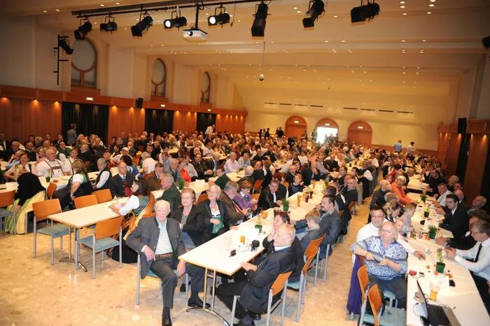 Ingesamt wurden 2000 Proben eingereicht, die in einer Vorjury selektiert wurden