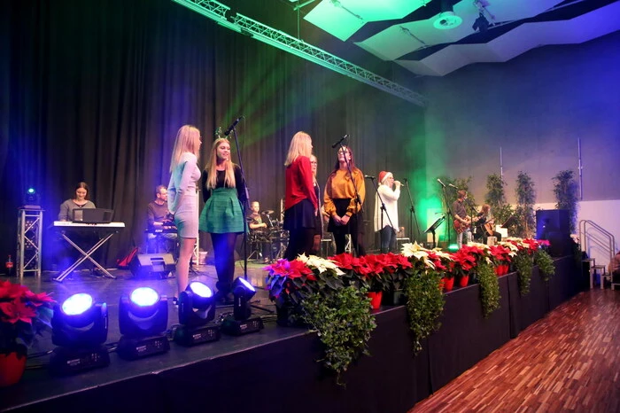Grund des Andranges: Das Weihnachtskonzert “Christmas meets Pop” des „Modern Music College St. Veit“ (MMC).