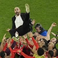 Marokko-Trainer Walid Regragui wird gefeiert