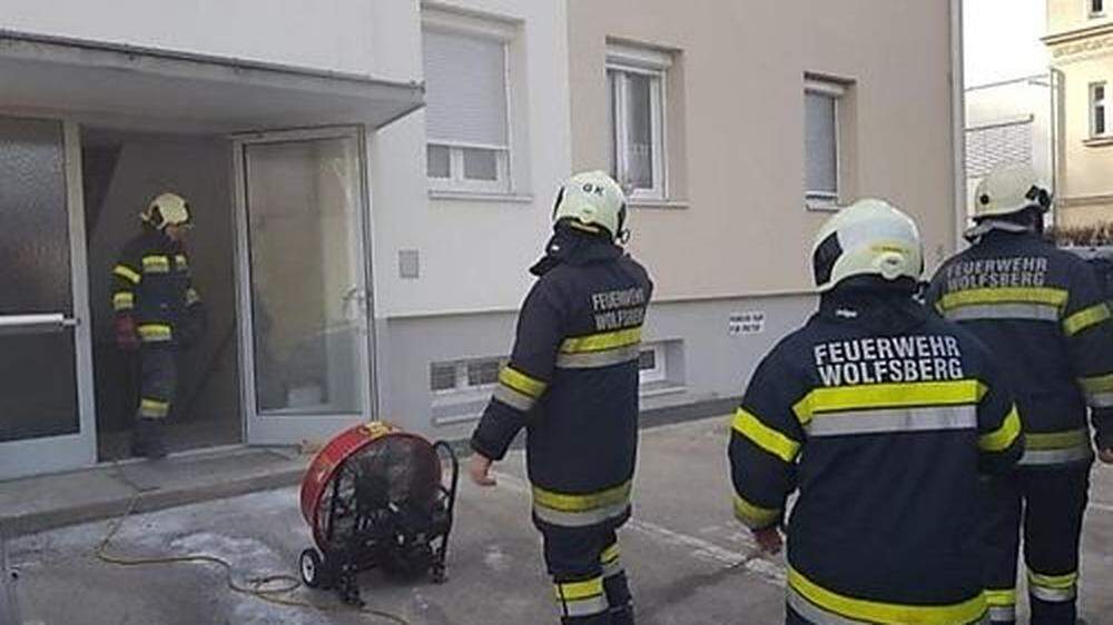 Feuerwehr Wolfsberg musste Sonntagmittag zu einer stark verrauchten Wohnung ausrücken