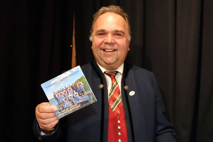 Der Obmann Markus Schilcher präsentierte die neue CD.