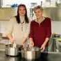 Ein Mutter-Tochter-Gespann rührt in den Kochtöpfen | Johanna Jäger und Evelin Brenner-Jäger
