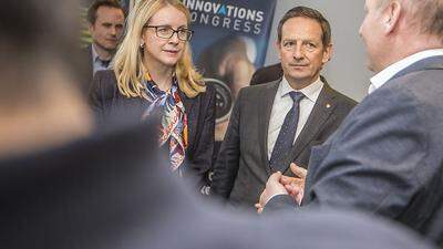 Christian Benger auf Wahlkampftour mit Wirtschaftsministerin Margarete Schramböck