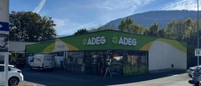 Blick auf einen Adeg-Supermarkt